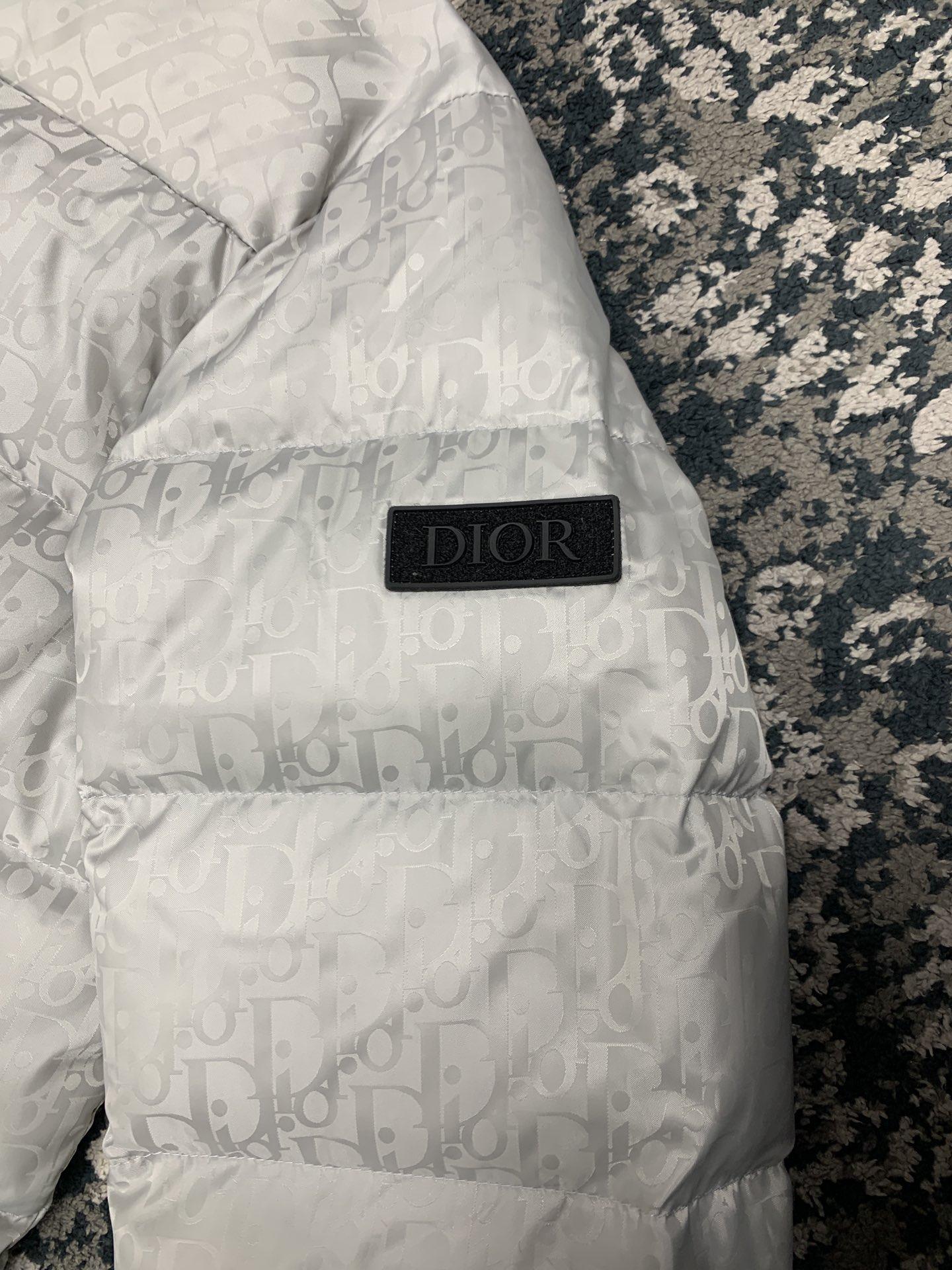 dior-oblique-down-jacket-5802_16844019016-1000