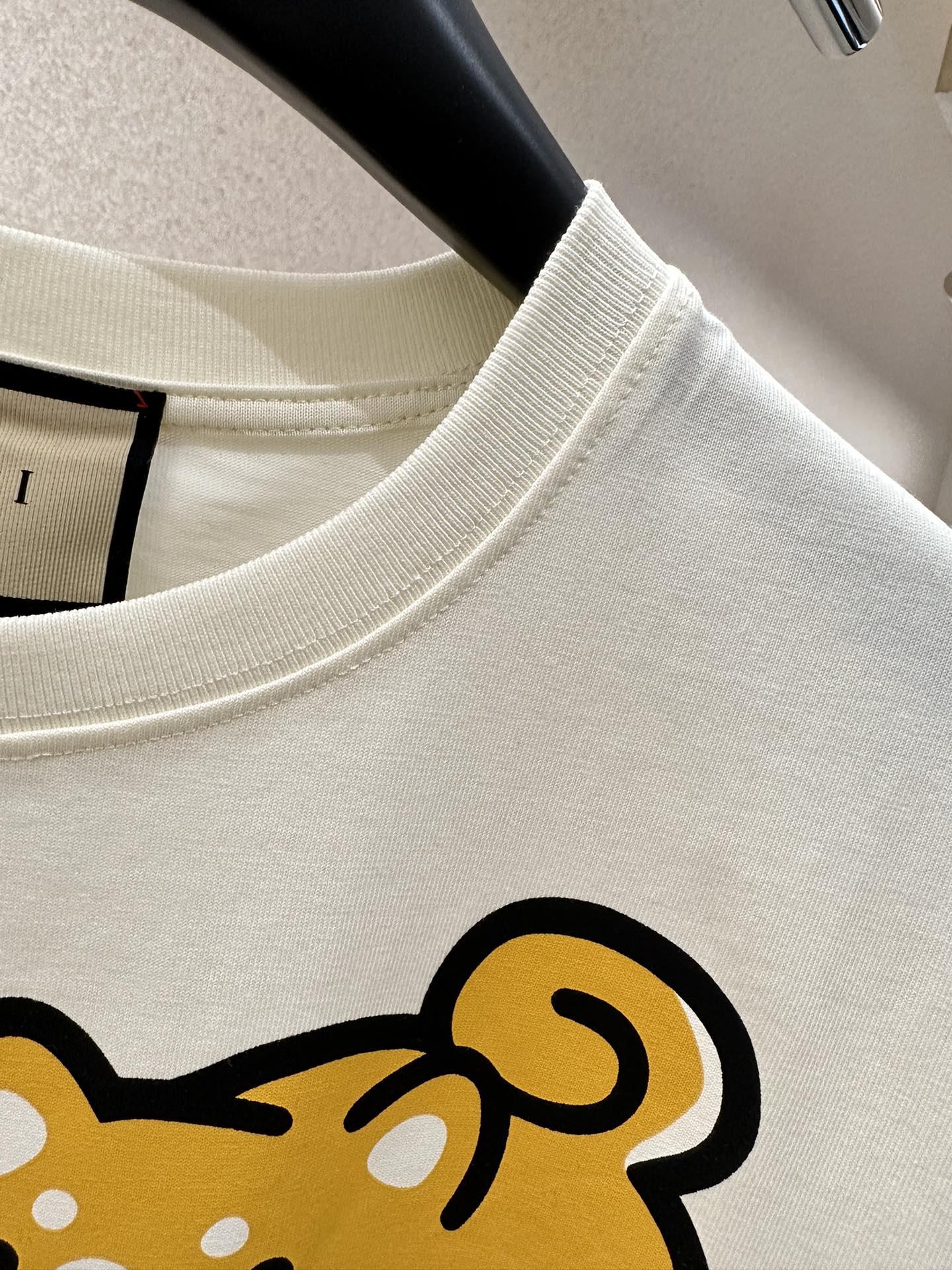 gucci-animal-print-cotton-t-shirt-7220_16845021127-1000