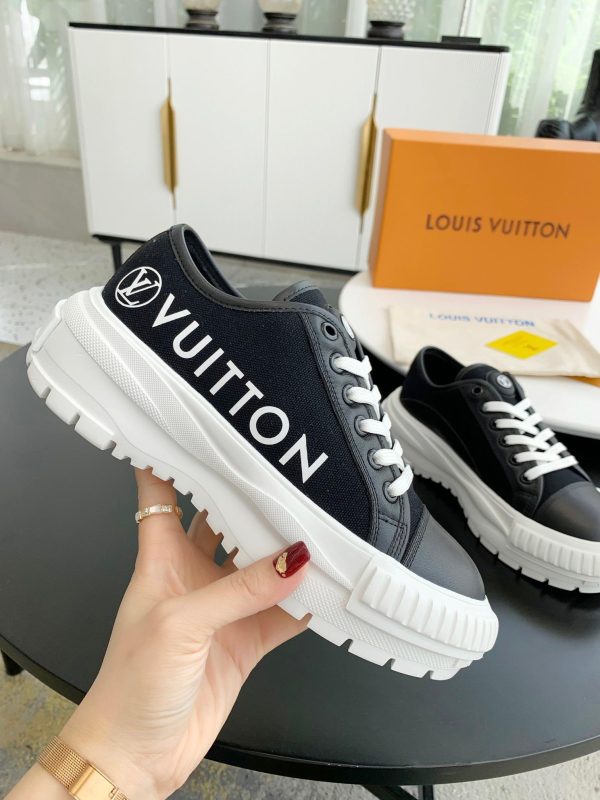 lv-squad-sneaker-1705_16843943491-1000