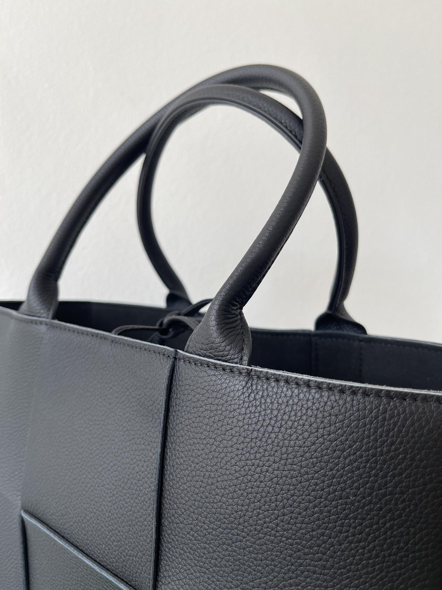 medium-arco-tote-bag-5052_16844006685-1000