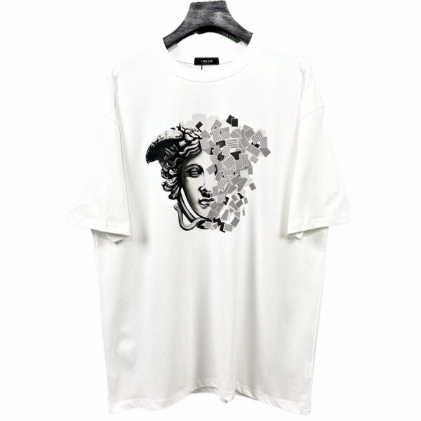 medusa-embroidered-t-shirt-6867_16845016191-1000