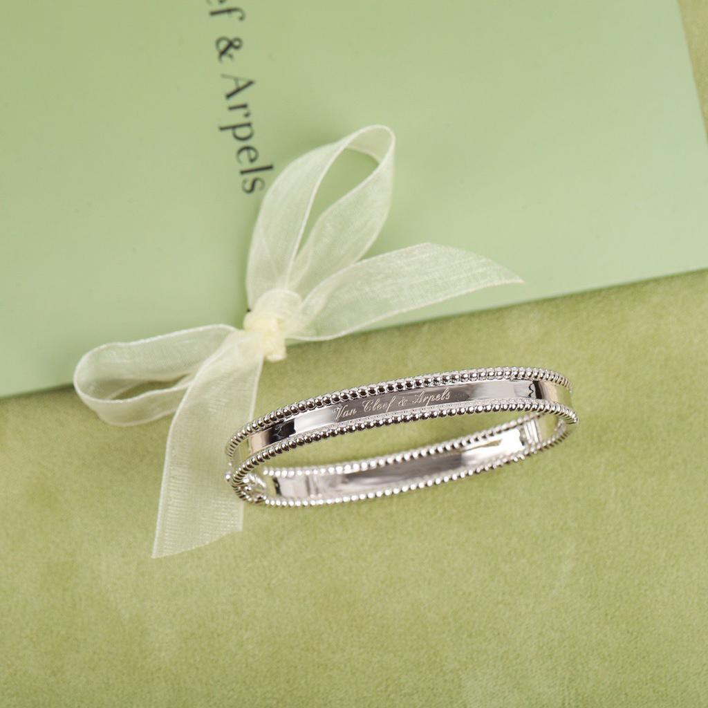 perlee-signature-bracelet-medium-model-6258_16844029362-1000