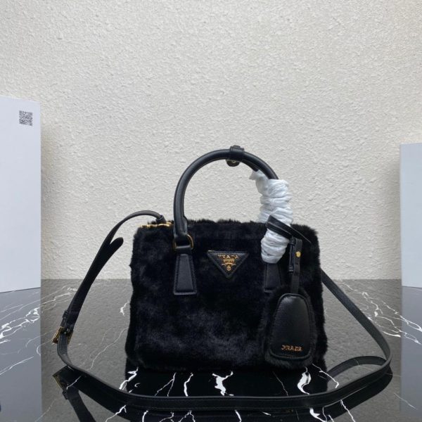 prada-galleria-shearling-mini-bag-5940_16844022521-1000