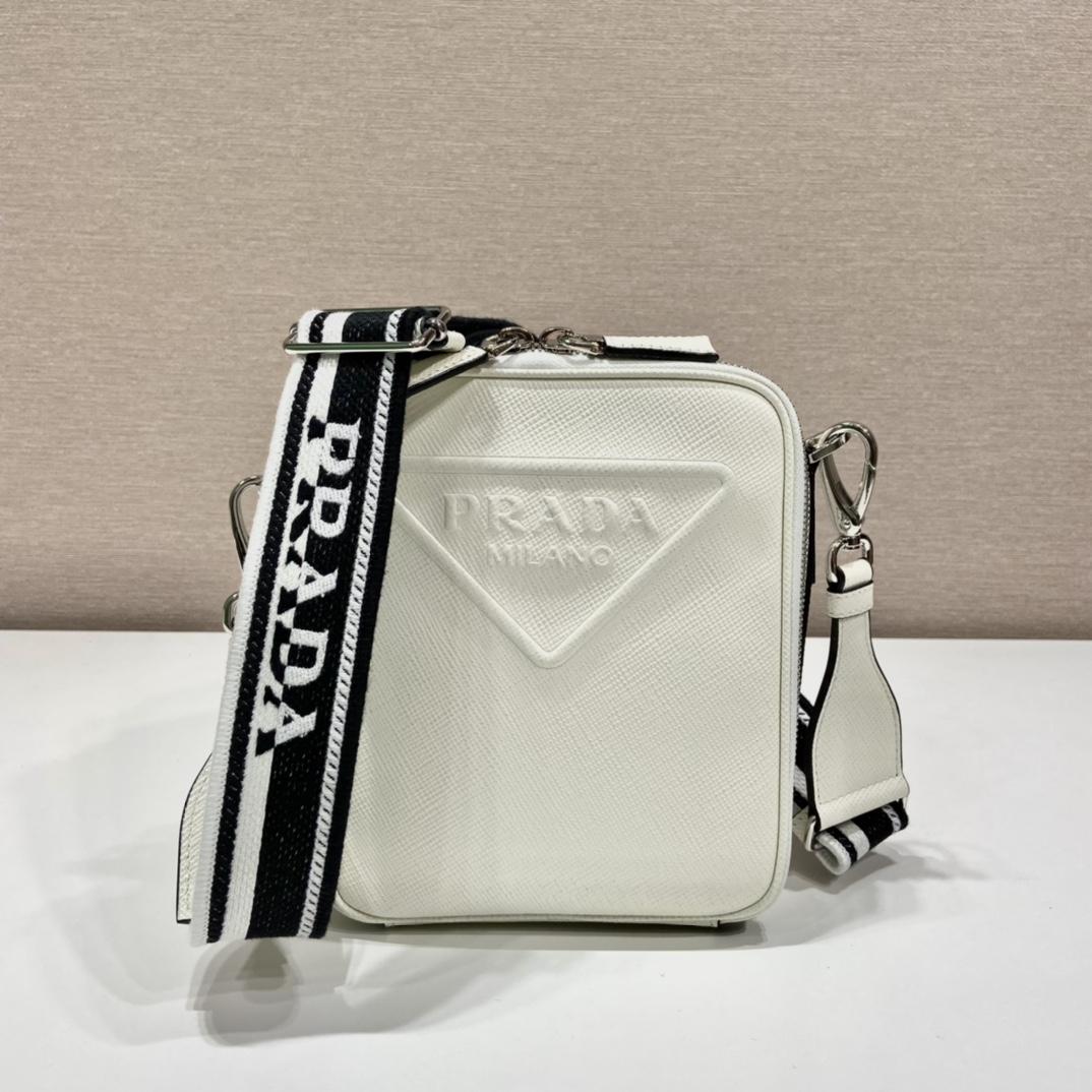 saffiano-leather-shoulder-bag-2608_16844984041-1000