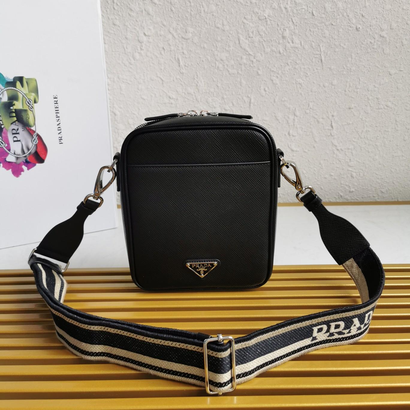 saffiano-leather-shoulder-bag-2609_16844984062-1000