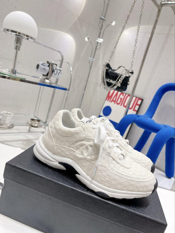 sneakers-6749_16844042691-1000