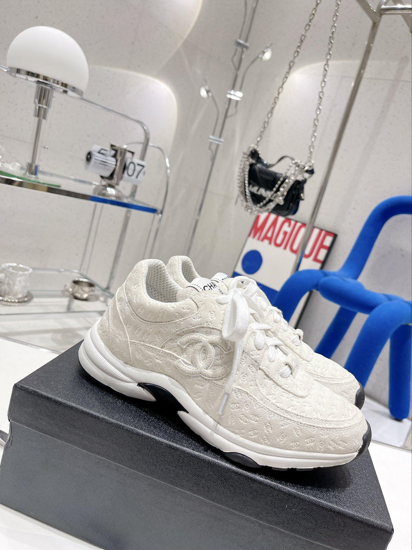 sneakers-6749_16844042691-1000