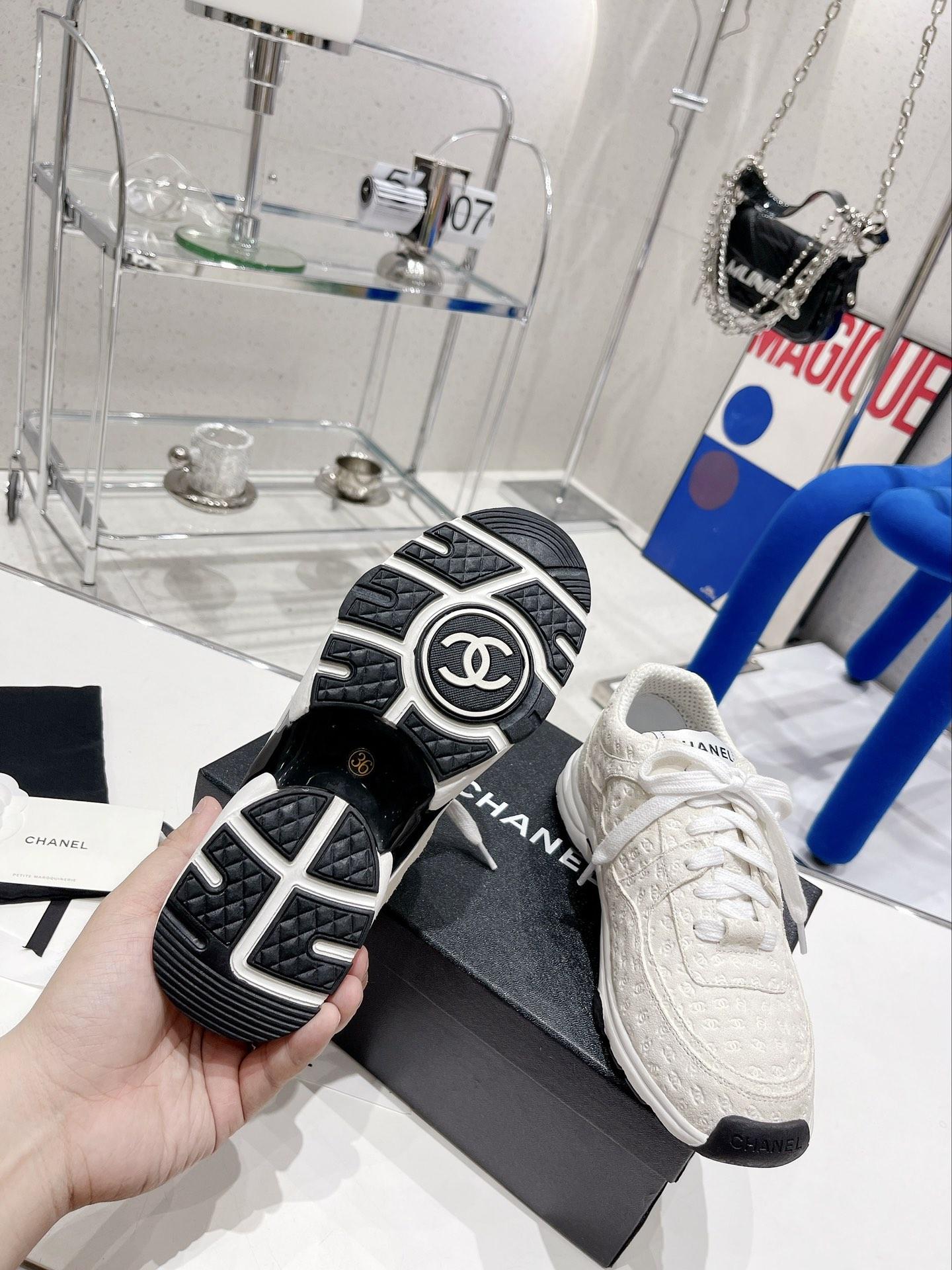sneakers-6749_16844042716-1000
