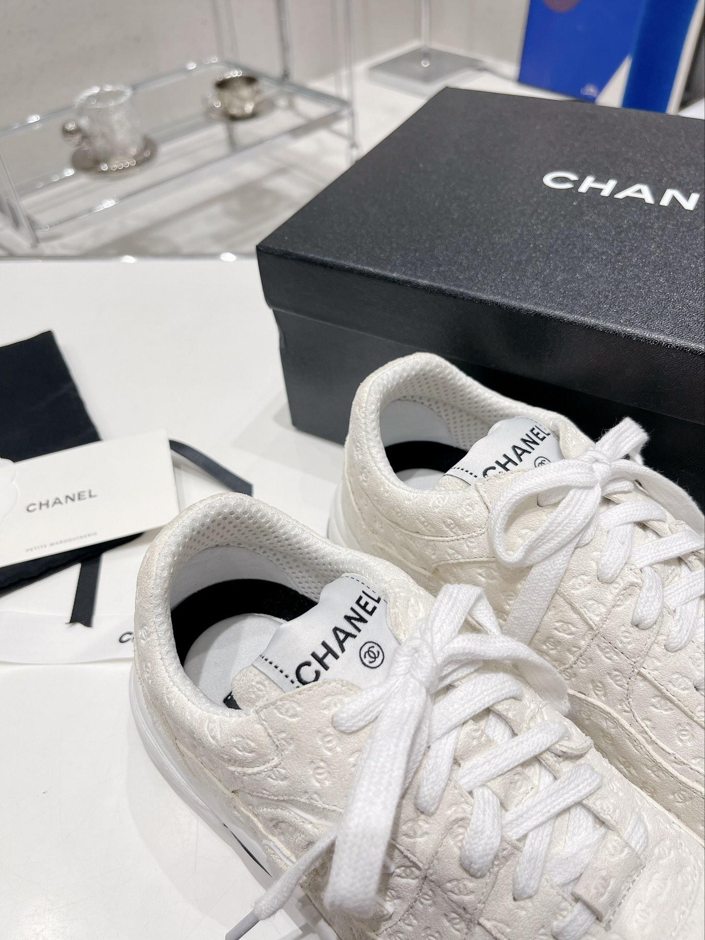 sneakers-6749_16844042717-1000