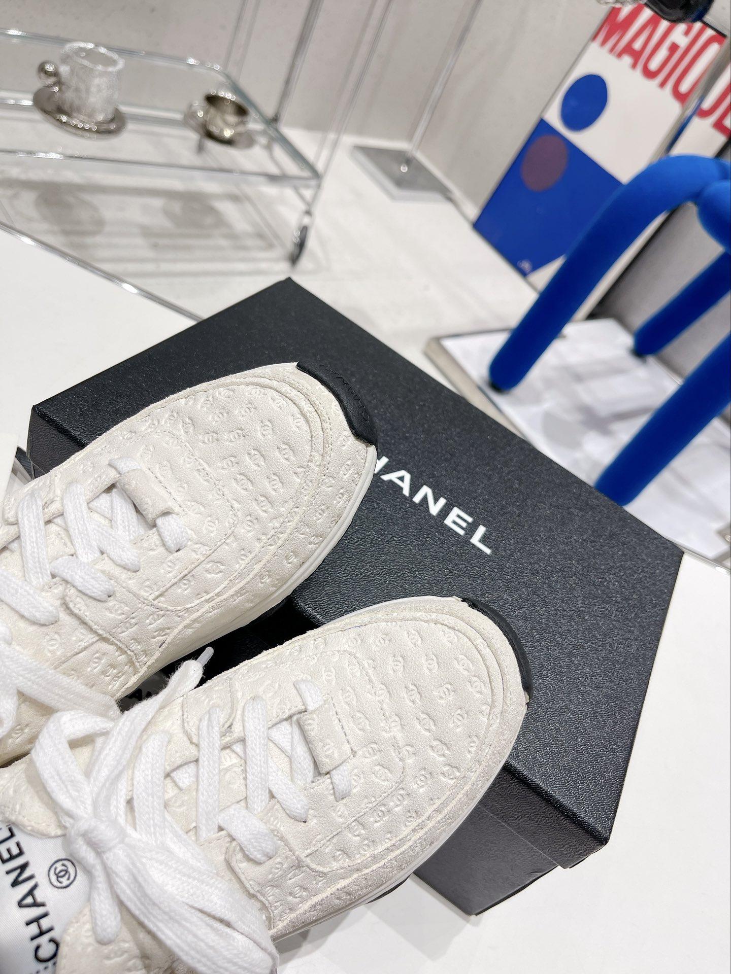 sneakers-6749_16844042729-1000