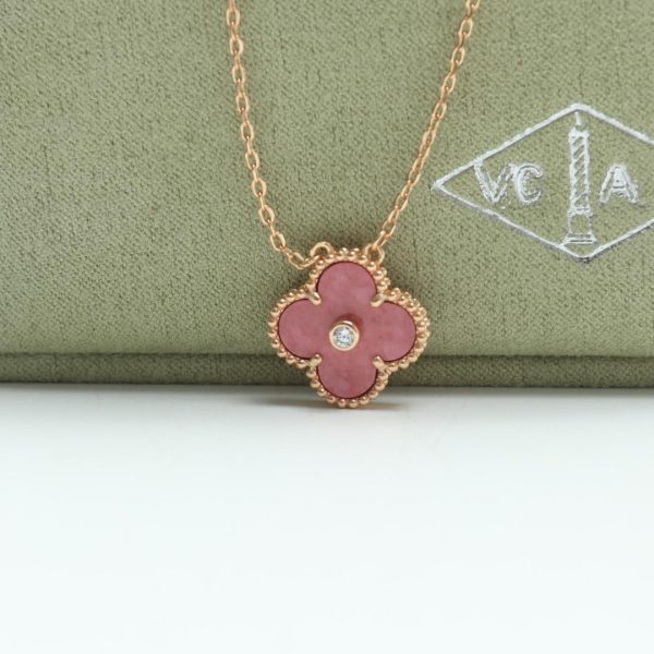 vintage-alhambra-pendant-7367_16844050321-1000